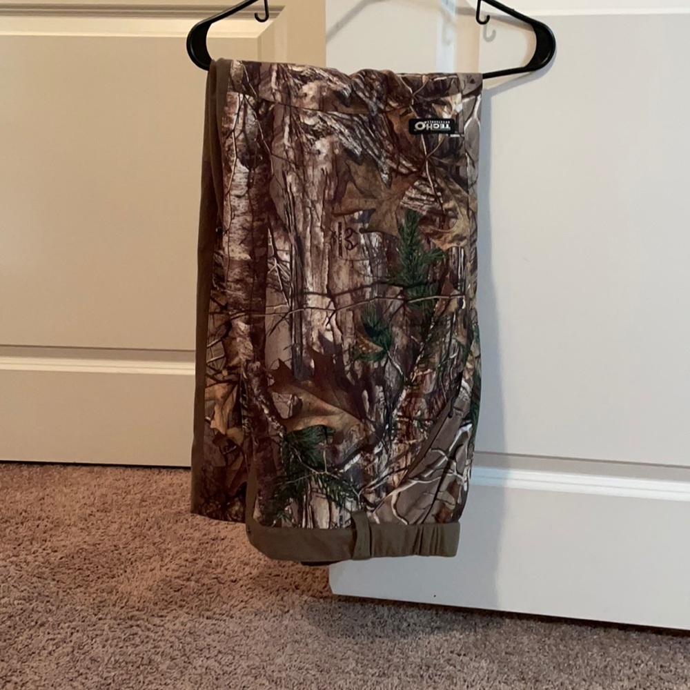 Men’s hunting pants. Realtree Xtra camo style